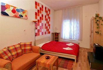 Claudia Apartmán